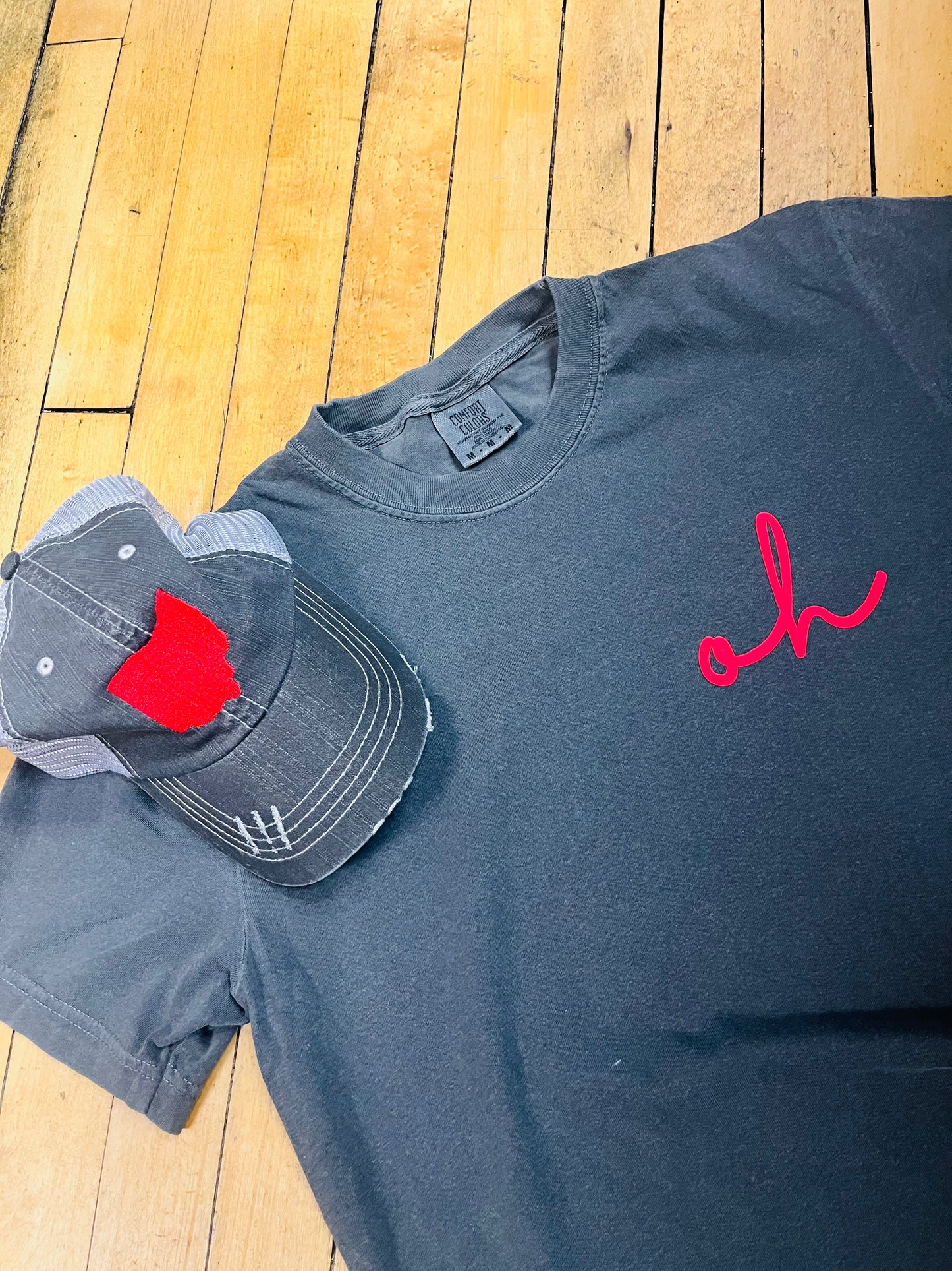 Script Oh Puff Comfort Tee