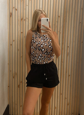 Tie Waist Side Pockets Cuffed Lounge Shorts