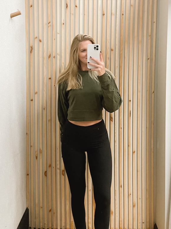 Long Sleeve Cropped Athleisure Top